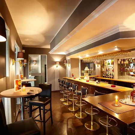 מלון Ploener By Tulip 3*
